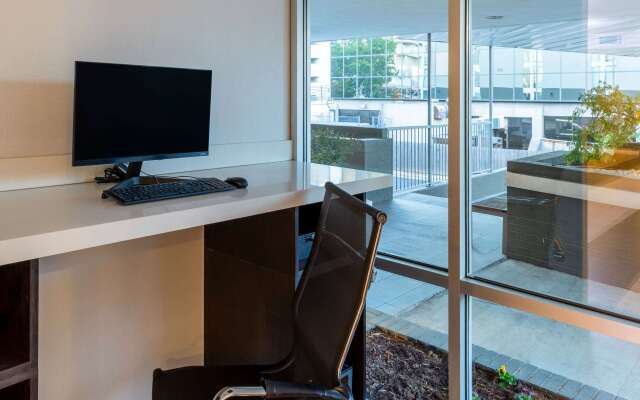 La Quinta Inn & Suites by Wyndham Tulsa Downtown/Route 66