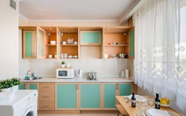 41 Orekhovo 3 Bedroom Apartment near Tsaritsyno Park