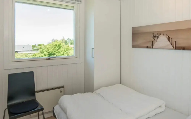 6 Person Holiday Home in Allingabro-by Traum