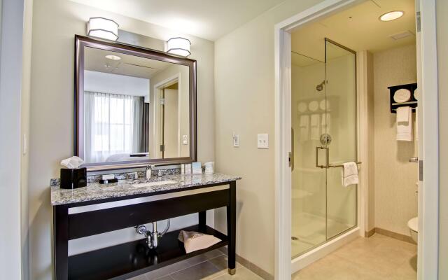 Hampton Inn & Suites Cincinnati-Downtown