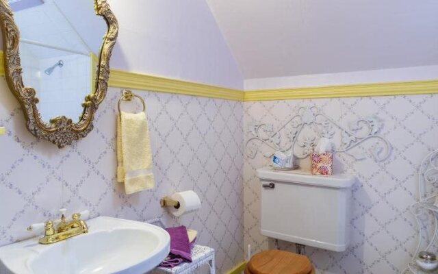 Roseberry House Bed & Breakfast