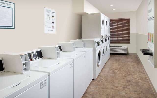 Extended Stay America Select Suites - Wichita - Airport