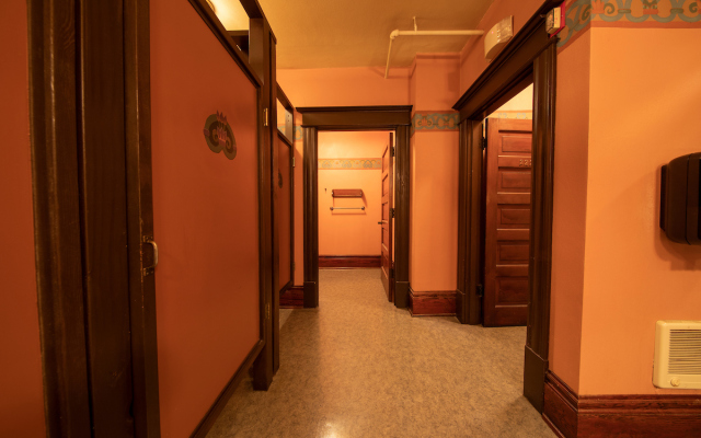 McMenamins Hotel Oregon