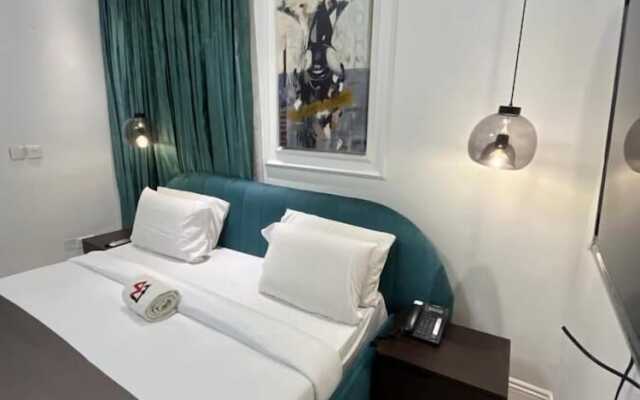Euphoria Hotel & Suites by House 9