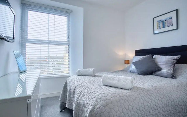 Bay View - 2 Bedroom Apartment - Tenby