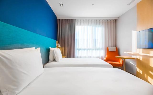 Holiday Inn Express Taichung Fengchia by IHG