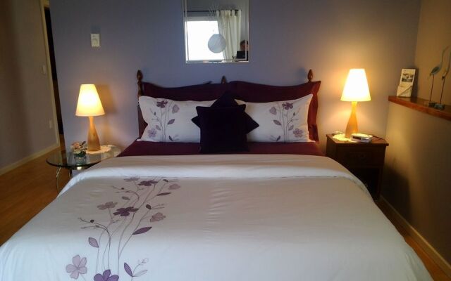 Sechelt Inlet Bed & Breakfast