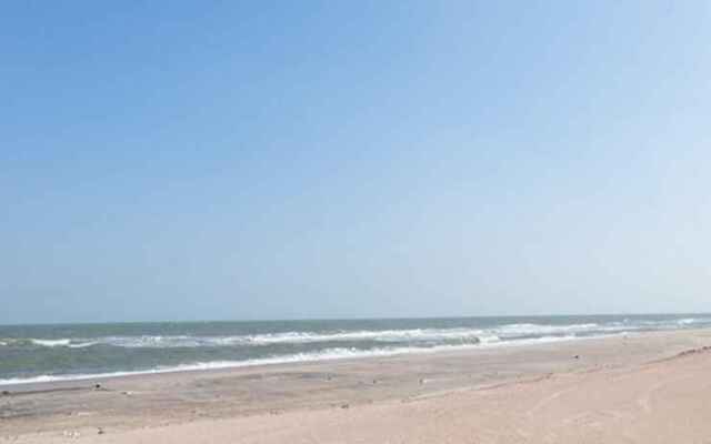 Rain Chaam Huahin by Jan Pool view เรน  หัวหิน WFH