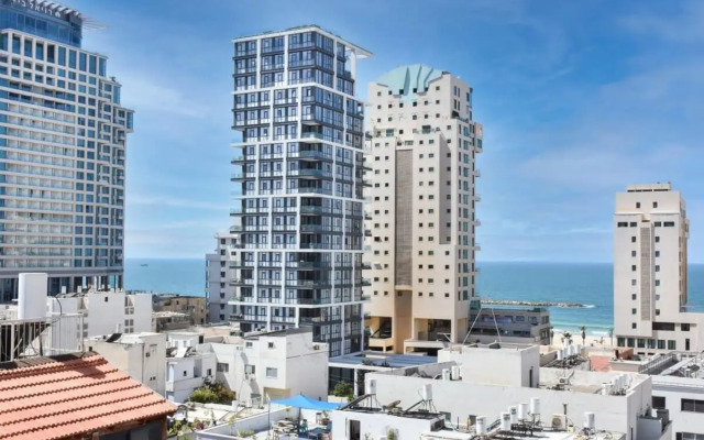 Incredible 2BR in Geula by HolyGuest