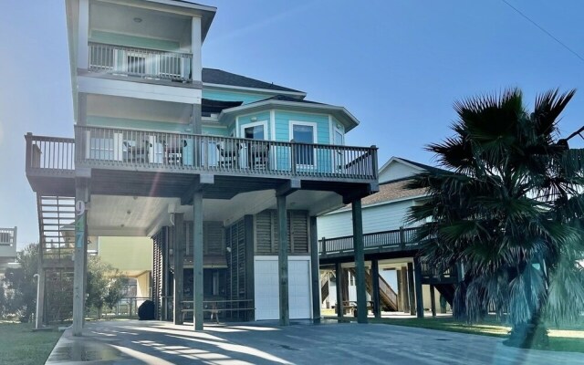 #latitude Adjustment 4 Bedrooms 3 Bathrooms Home