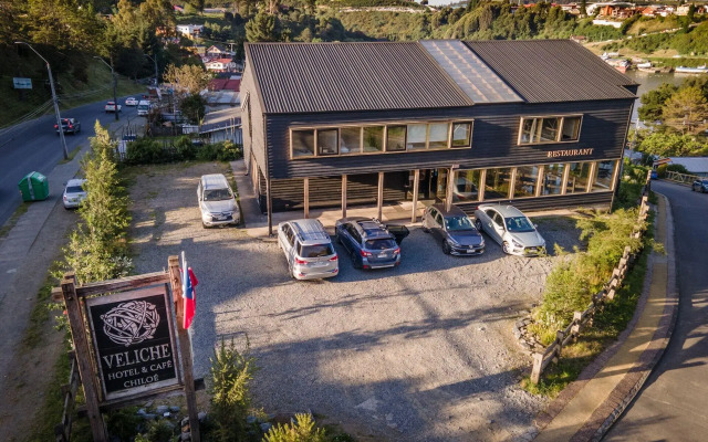 Hotel & Cafe Veliche