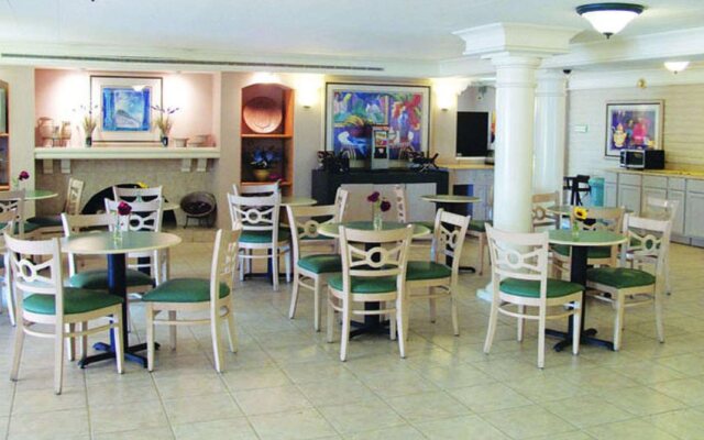 Quality Inn