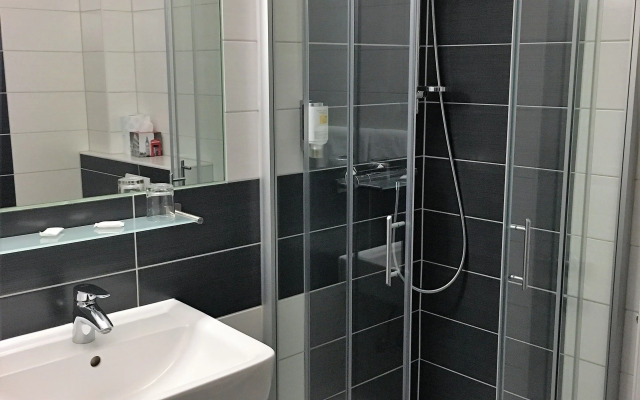 Hotel Stadt Hamburg am Fluss Saarbrücken