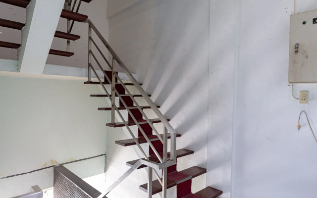 RedDoorz Plus @ Jalan Iskandar Muda Medan