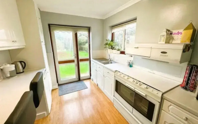 Love and Peace Petts Wood