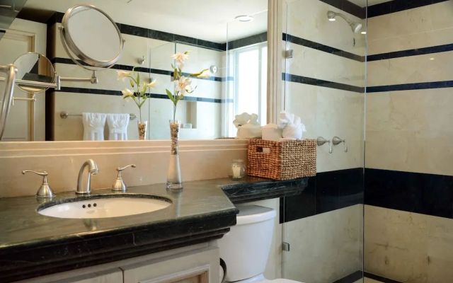 Porto Bello Gran Marina by GuruHotel