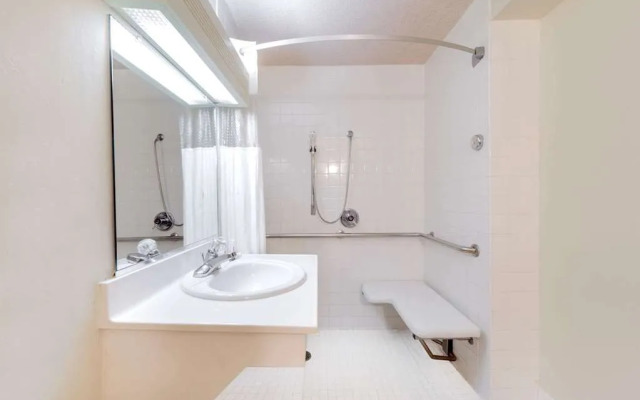 Ramada by Wyndham Dallas Love Field