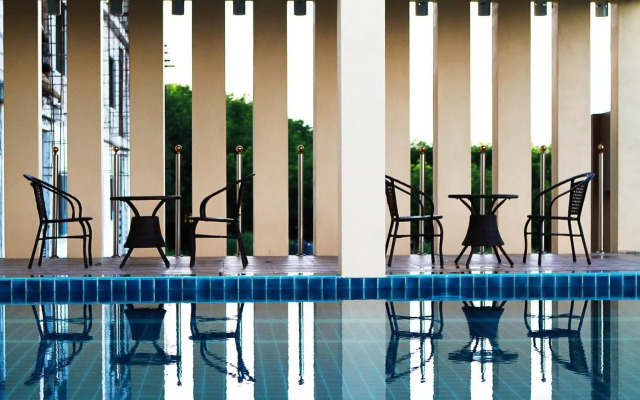 The Contrast i Hotel