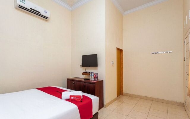 RedDoorz Syariah @ Jalan Letda Sujono Tembung