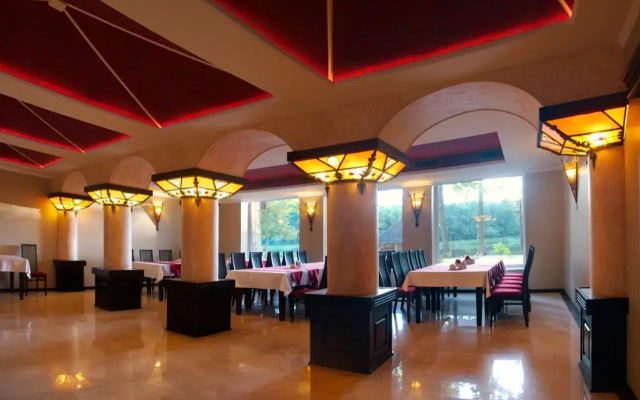 Sherwood Hotel