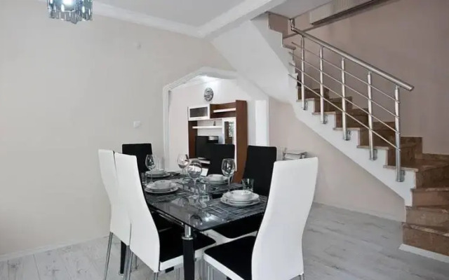 Villa Redstone
