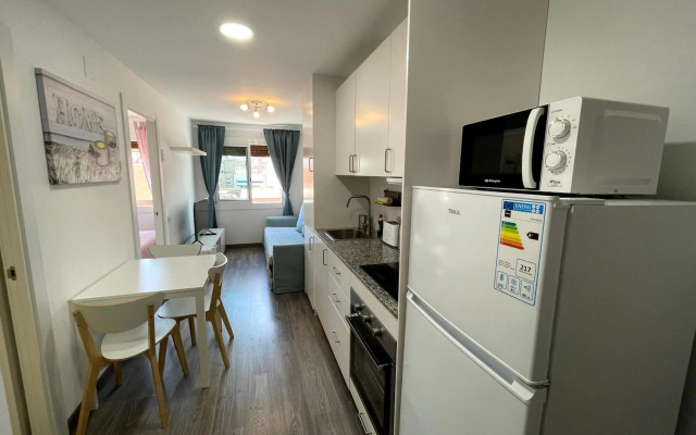 Sant Adria Beach apartment Wi-Fi Parking Free