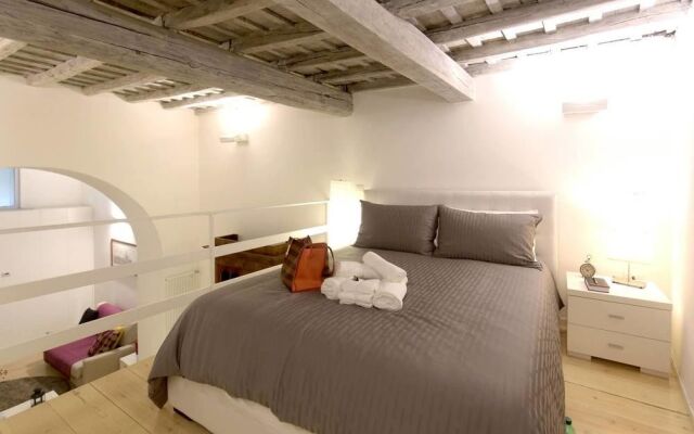 Travel & Stay - Parione