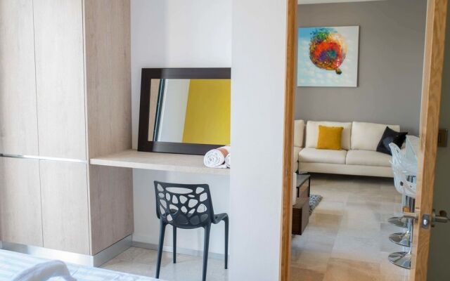 Menesse 32 102 by iMexico