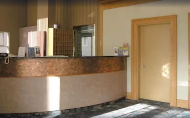 Tropicana Suite Hotel