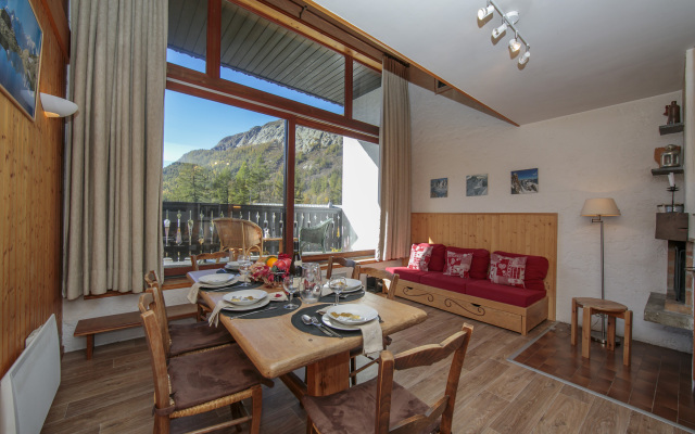 Chalet Charpoua in Le Tour Argenti re