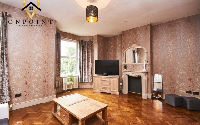 ✰OnPoint -Large House Near Centre with Bar✰