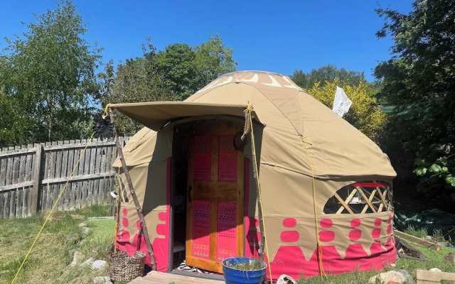 Yurt Retreat - Overlooking the River Blackwater