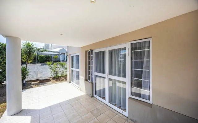 Modern Executive Unit