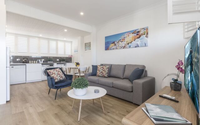 Quiet Spacious Apt with AIR CONDITIONING & Netflix