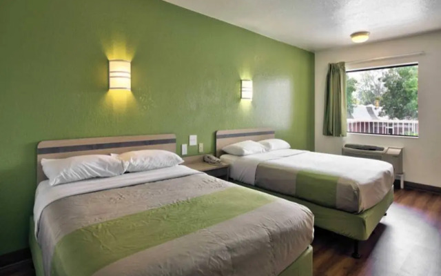 Motel 6 Tallahassee, FL - Downtown