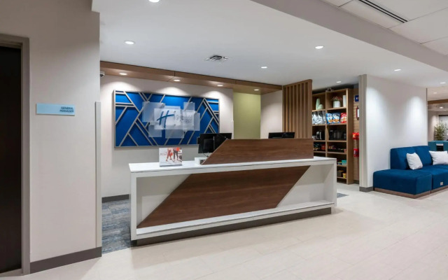 Holiday Inn Express & Suites Vaughan-Southwest by IHG