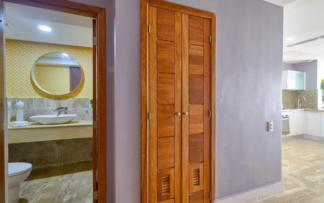 Beach Condo w Sea View B-302 Costa Atlantica