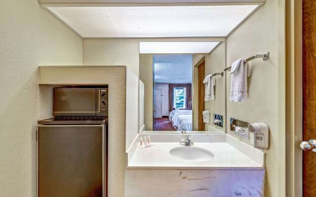 Baymont by Wyndham McDonough