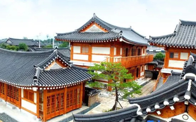 Hwangnamguan Hanok Village