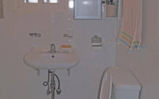 Sinchon Alpha Guest House 1