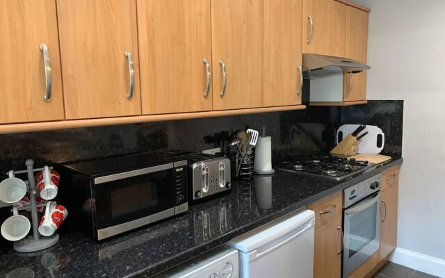 JOIVY Adorable 1 Bed Flat Near West End