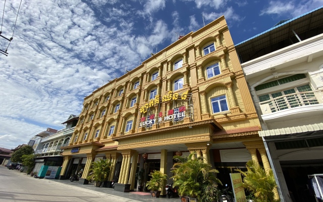 Lucky 8 Hotel