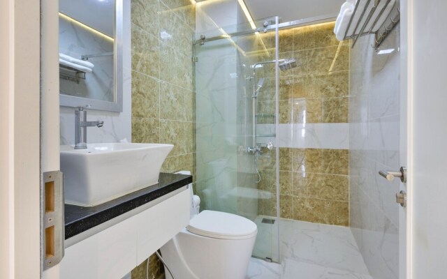 Gold View Apartment Floor 18