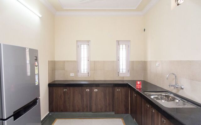 OYO 11064 Home Spacious 3BHK Near Hiran Magri