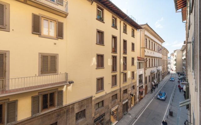 Michelangelo Apartment Near Pontevecchio