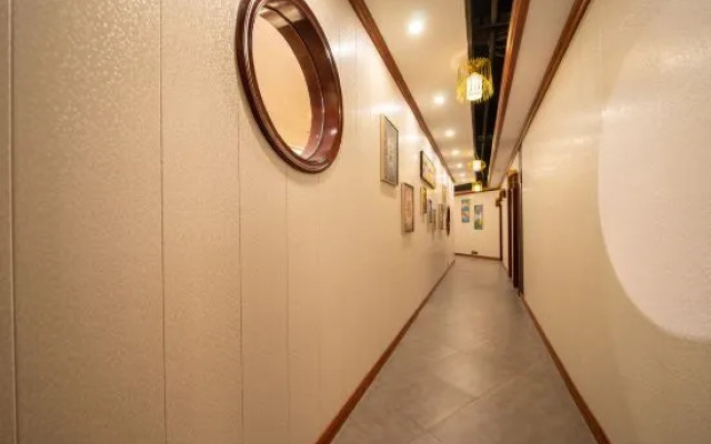 Longfeng Sports Theme Hotel