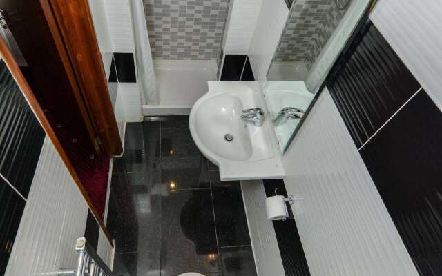 London Star Hotel