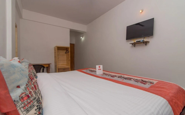 OYO 1044 Poornima Guest House