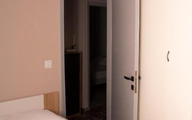 Jacira Guest House