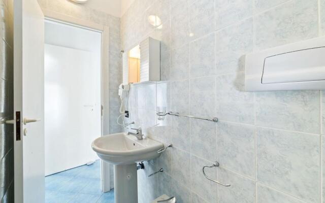Quaint Apartment in Policastro Bussentino near Sea